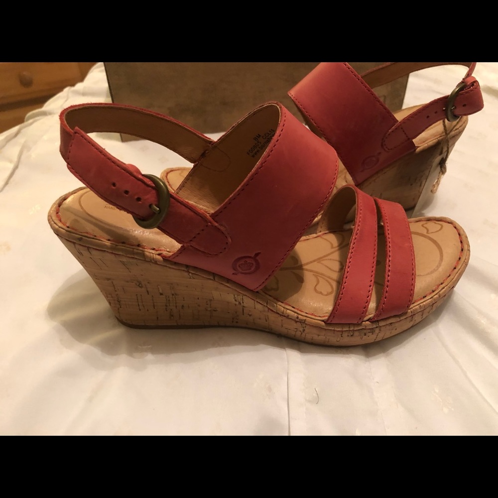 One hour flash sale ‼️ Born wedges